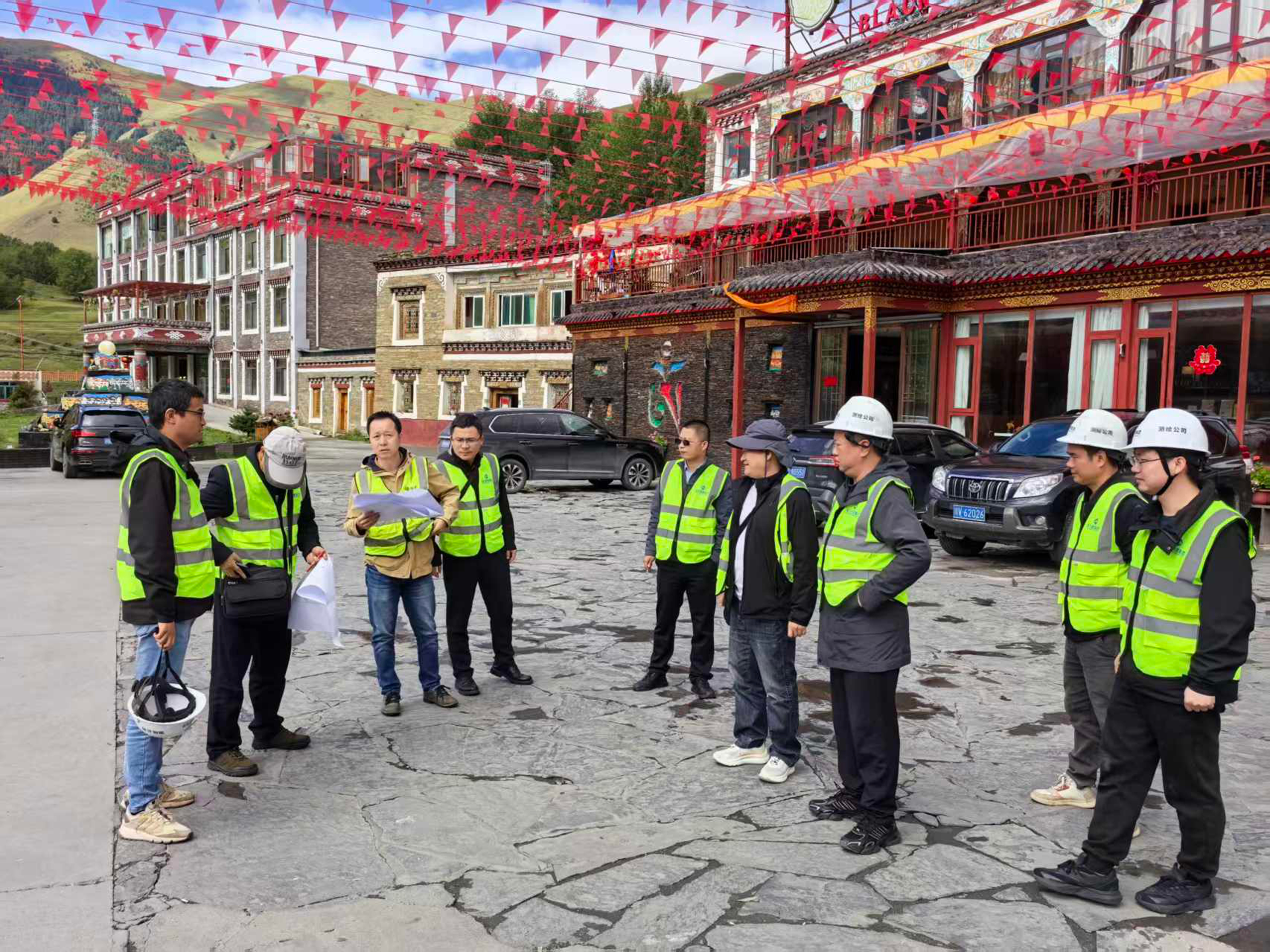 �������